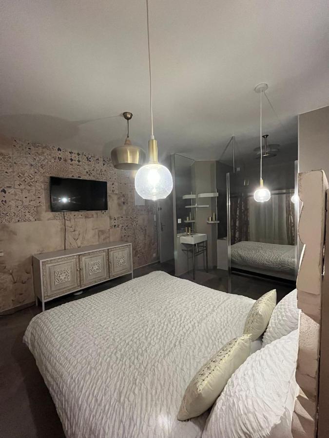 Love Room Mille Et Une Nuits ناربون المظهر الخارجي الصورة