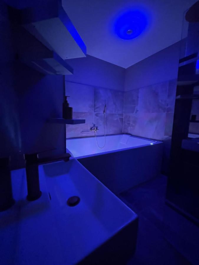 Love Room Mille Et Une Nuits ناربون المظهر الخارجي الصورة